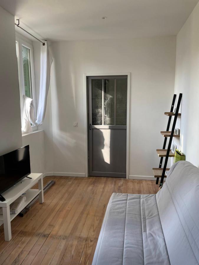 Charmant Studio Proche Centre Ville Et Gare Lourdes Exteriör bild